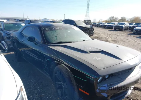 2017 Dodge Challenger Sxt z USA, uszkodzony, nr VIN 2C3CDZAG7HH554956